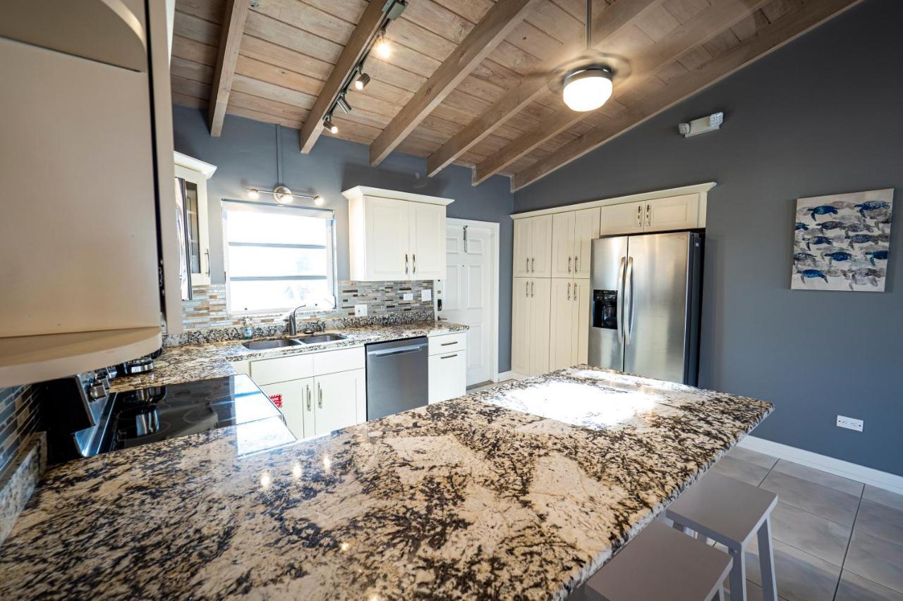 Key Colony Beach Newly Renovated 3Br2Ba Duplex With Private Dock 빌라 외부 사진